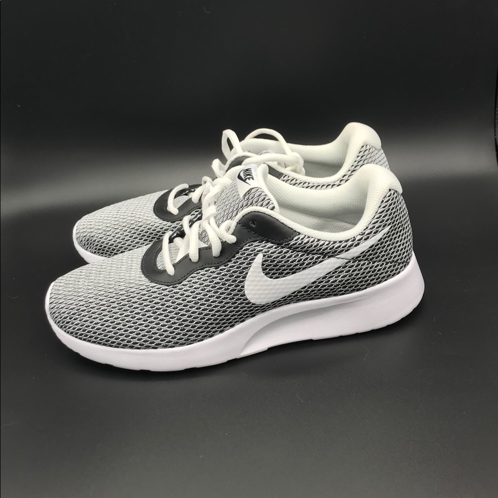 Men’s Nike Tanjun SE Sz 7.5